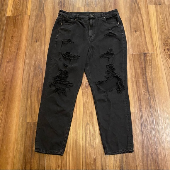 American Eagle Outfitters Denim - American Eagle ripped mom jeans distressed black denim Size 16